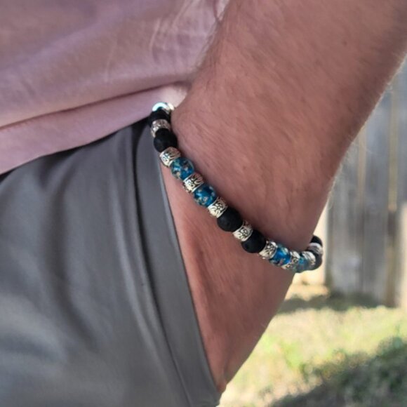 NWT Mens Glow In The Dark Stretch Bracelet. Black Lava Rock Blue Firefly Glass - Picture 9 of 11